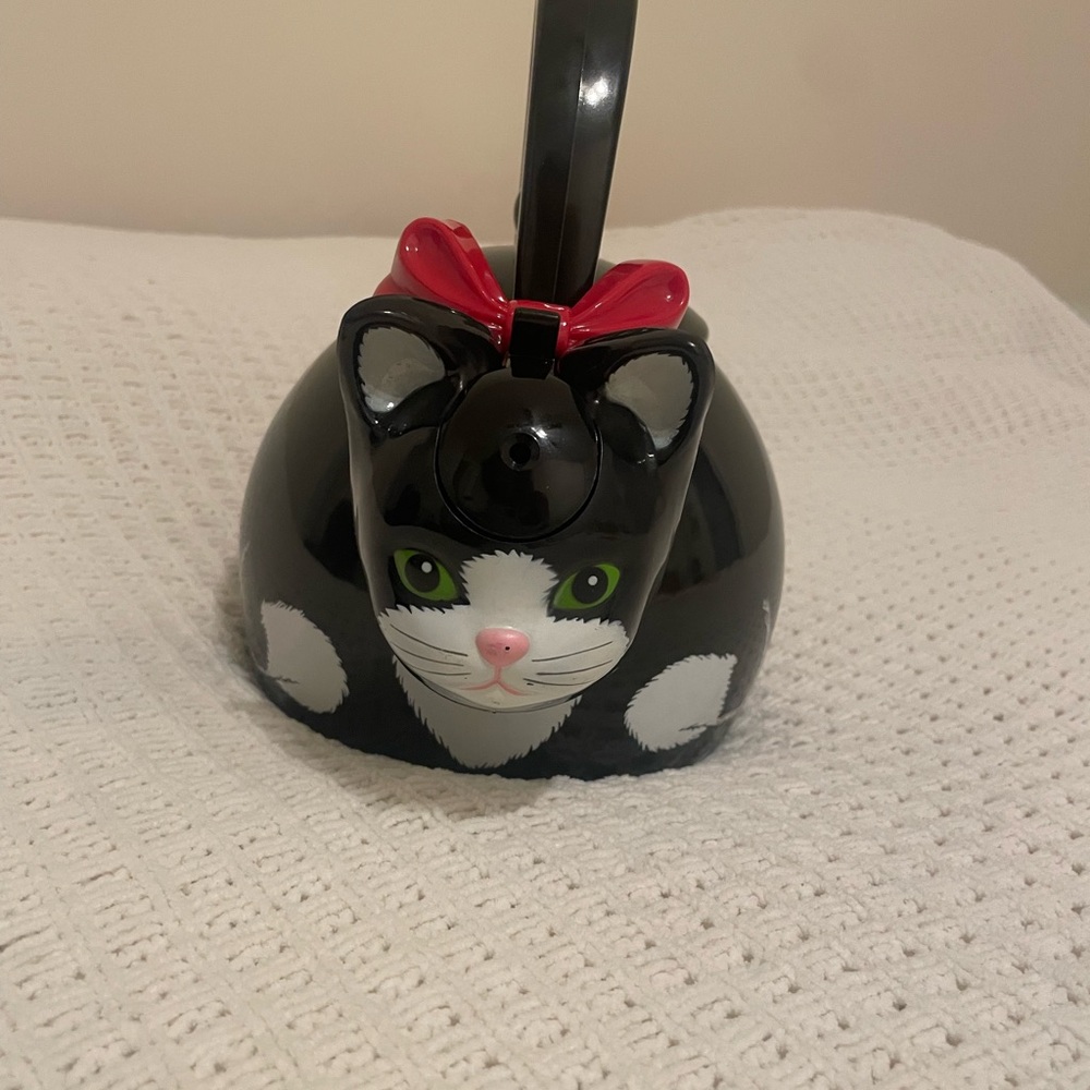 Vintage VIA Ancona Black and White Cat kettle